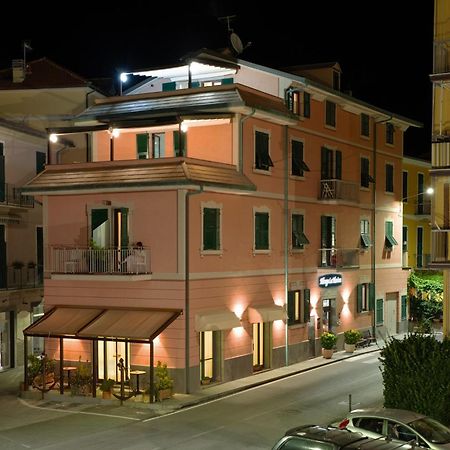 Albergo La Marina B&B дева Марина Экстерьер фото